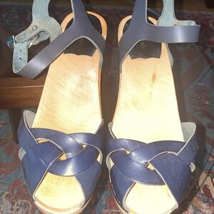 Swedish Hasbeens Kringlan Heel Clogs Navy Blue Woven Leather Sandals EU40 / US10